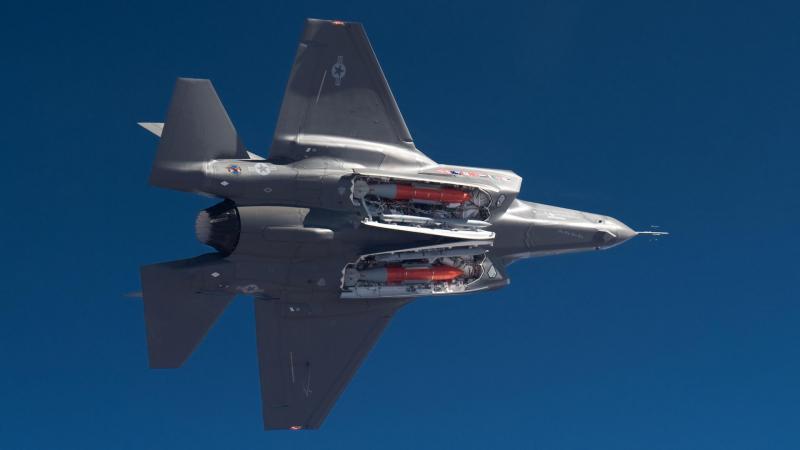 Программа истребителей F-35 стала самой затратной в США, пишут СМИ