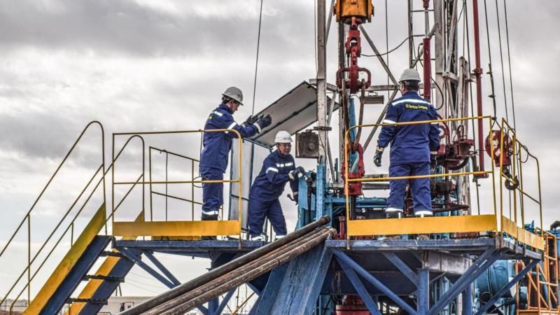 "КазМунайГаз" призвал бастующих нефтяников "Озенмунайгаз" выйти на работу